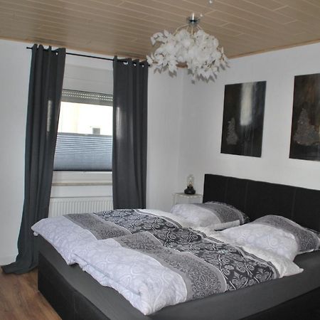 Ferienhaus Moselblick Villa Трабен-Трарбах Екстериор снимка